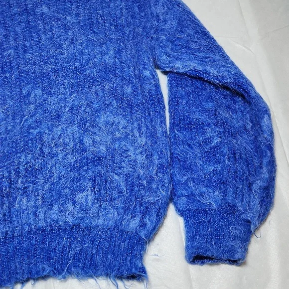 Another Look Sweater - Picture 8 of 10